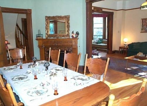 Evangeline'S Tower Bed & Breakfast Parrsboro 外观 照片